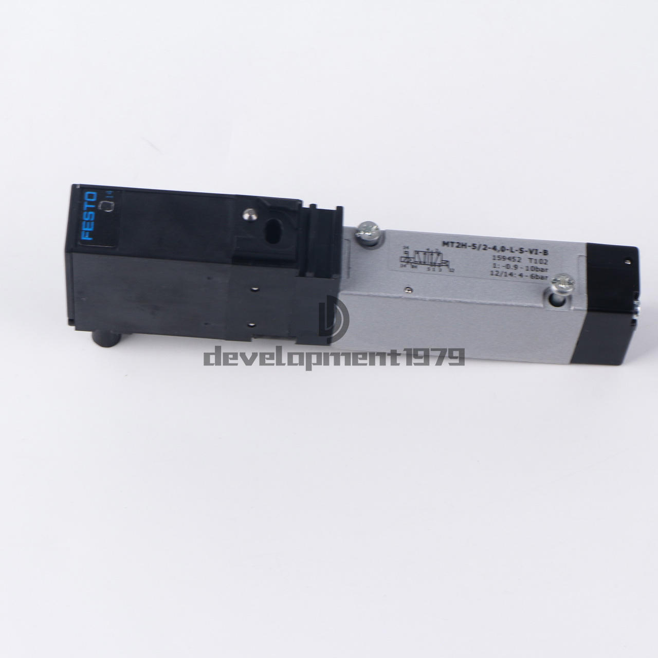 1PC MT2H-5/2-4,0-L-S-VI-B 159452 solenoid valve