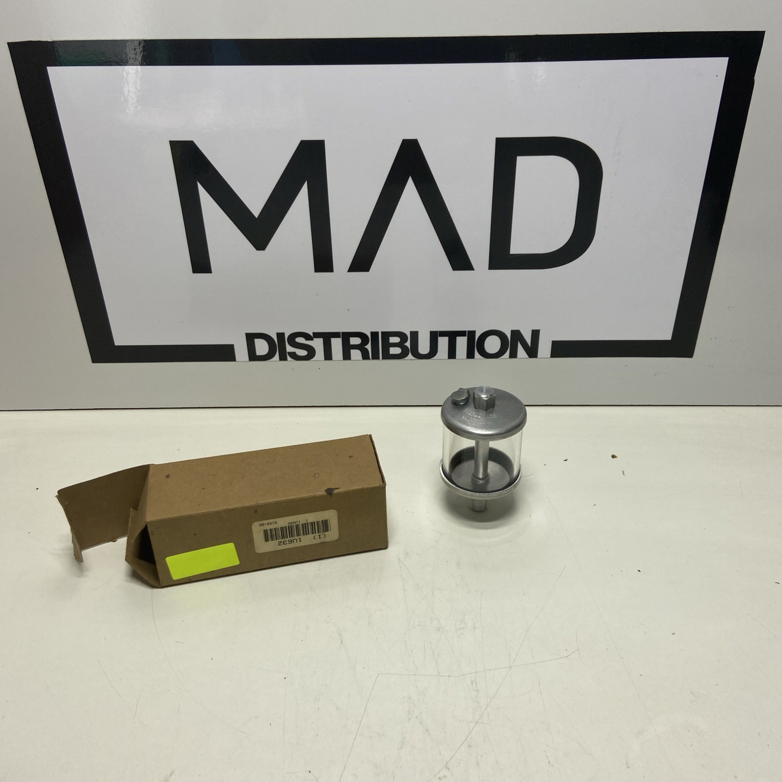 LUBE DEVICES R154-02 OILER, POLYMER BOWL, 1/4 NPTF OUTLET, 2″ DIA. x 3-3/4″, NIB