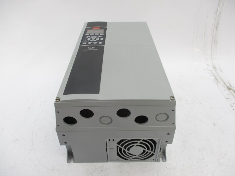 DANFOSS 131B6714 FC-302P2K2T5E66H1XGXXXXSXXXX 380-500V 5.0/4.3A (AS PICTURED)
