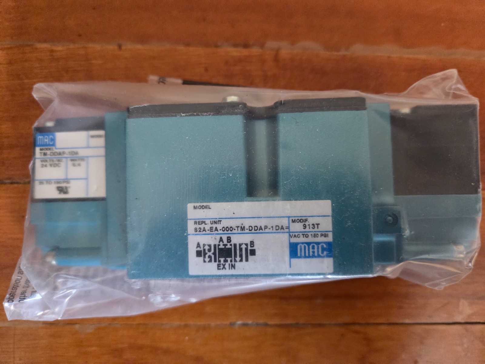 NEW! MAC 24V 150 PSI SOLENOID VALVE 82A-EA-000-TM-DDAP-1DA