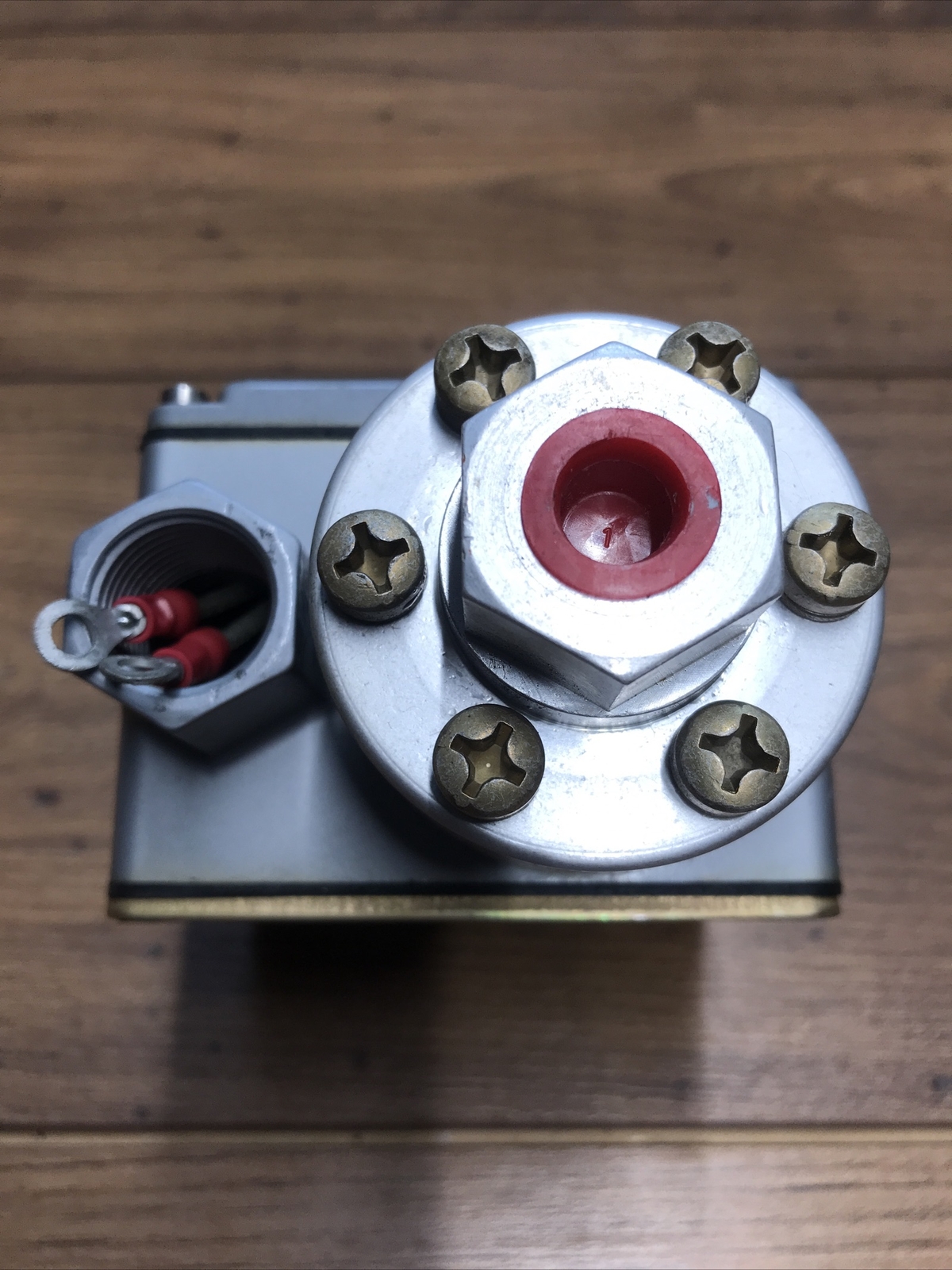 (1) USED – CCS 6600GX5 DUAL SNAP PRESSURE SWITCH – Free Shipping