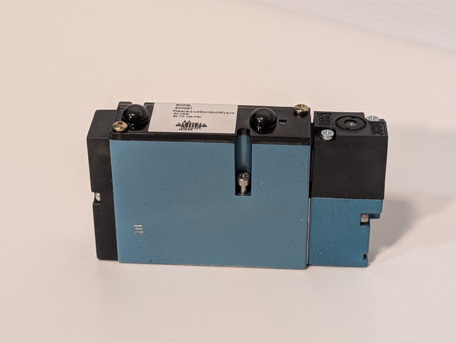 Fleetwood Goldco Wyard Model 304421 Solenoid Valve, 24vdc, 20 to 120psi, MAC