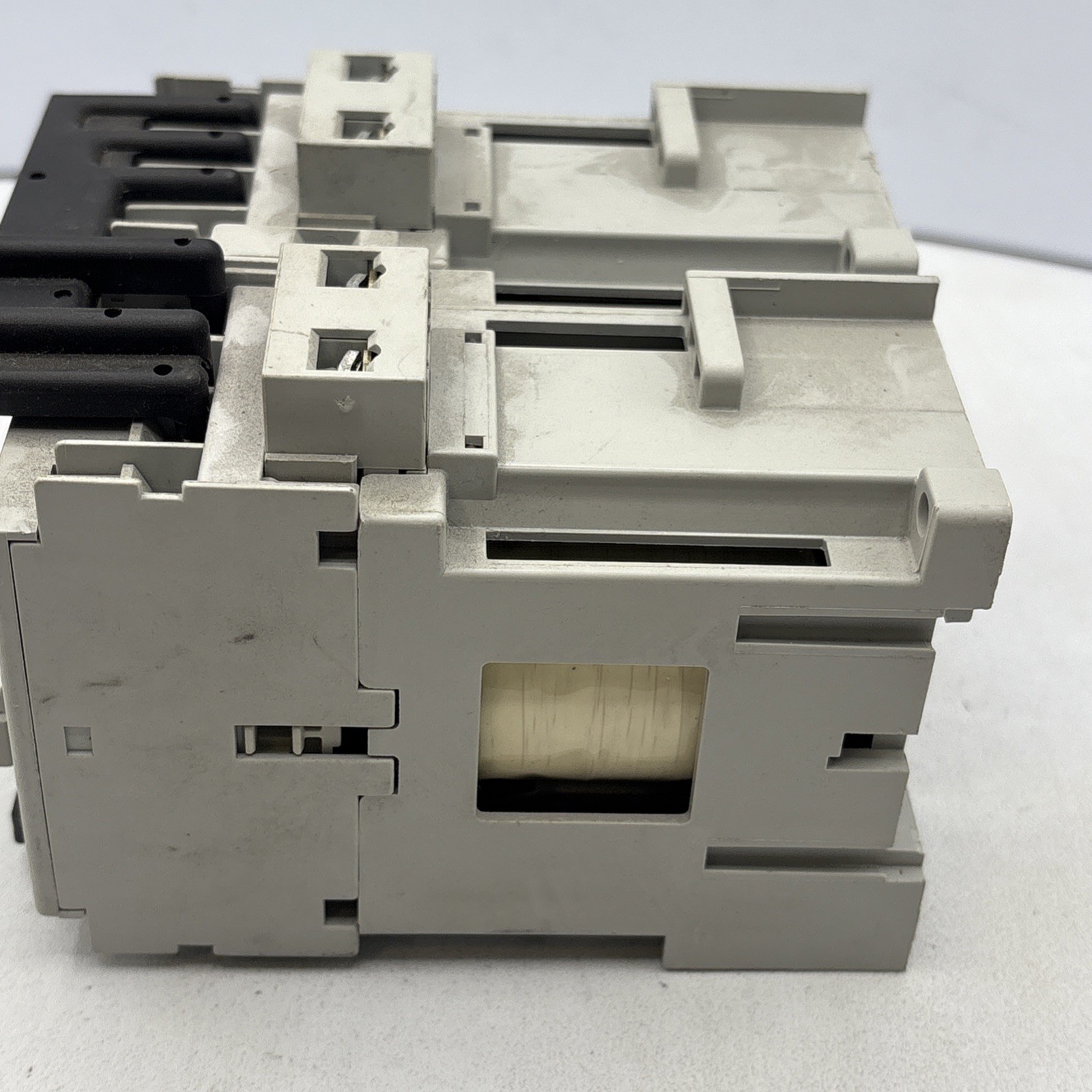 ALLEN BRADLEY 104-C09DJ22 B REVERSING CONTACTOR WITH 2 100-C09D*10 A Coils