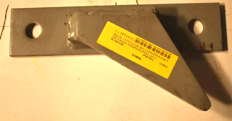 WESTROCK MILL D20046 2004-6 STEEL IDLER CONVEYOR CHAIN STRIPPER
