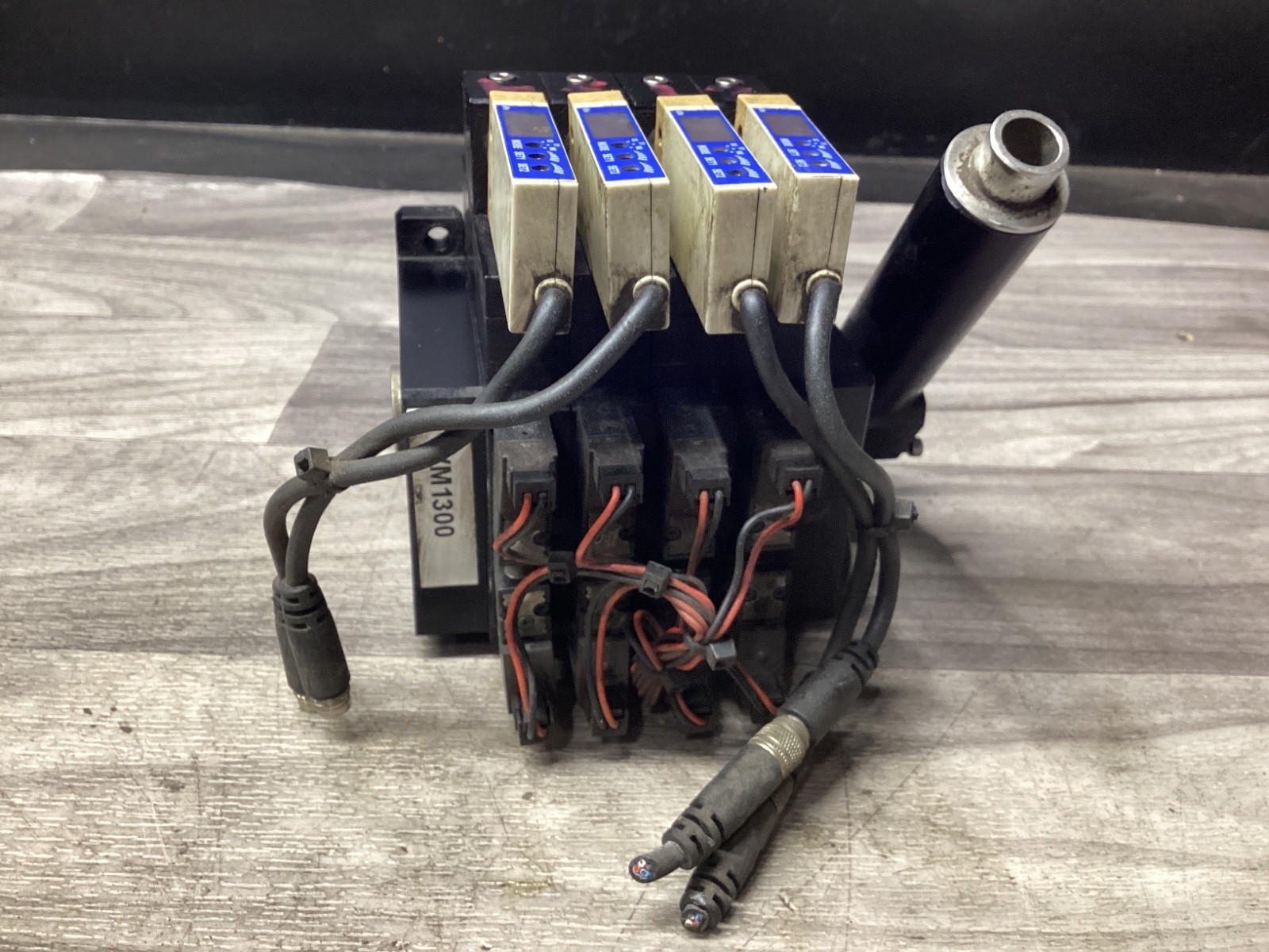 Edco AXM1NR-C18SB24D-62N-EN4-ST90 Solenoid Manifold #125B153PR3