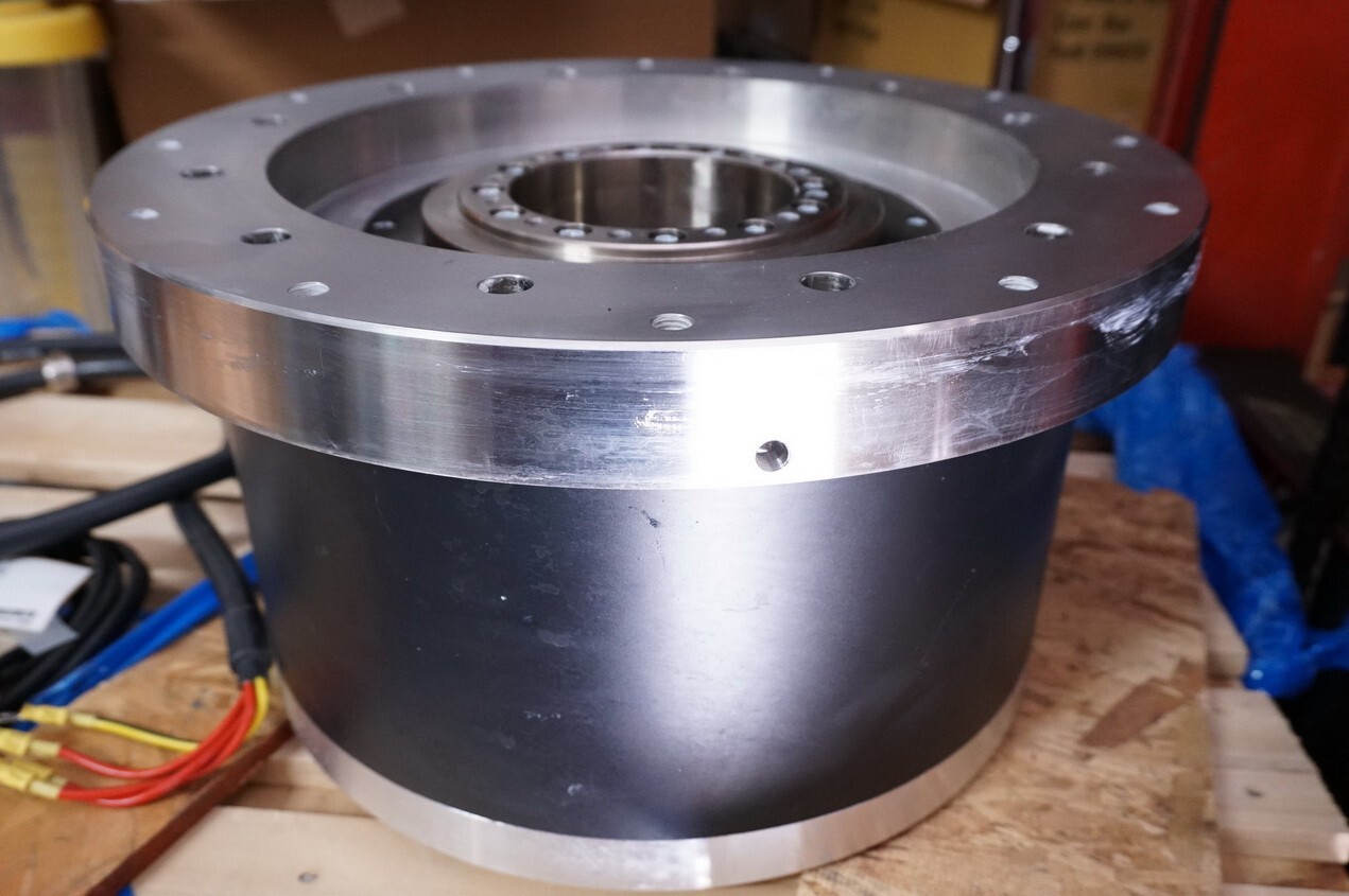 Yaskawa SGMCS-1EN3A31 – AC Servo Motor 2360W – 200V – 17.4A – 150R/Min