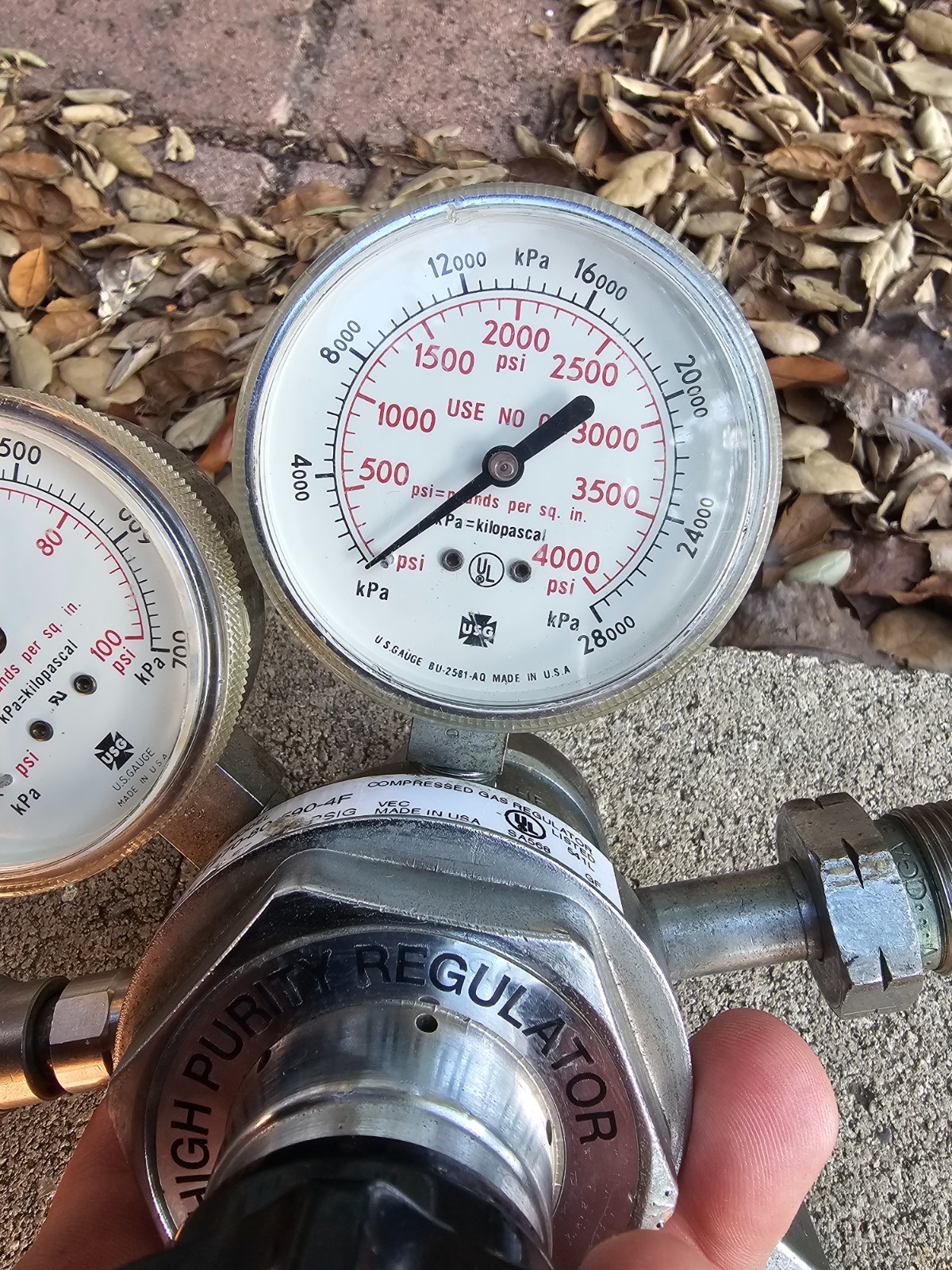 Airgas HPT270-80-590-4F CGA590 High Purity Compressed Gas Regulator -Works Great