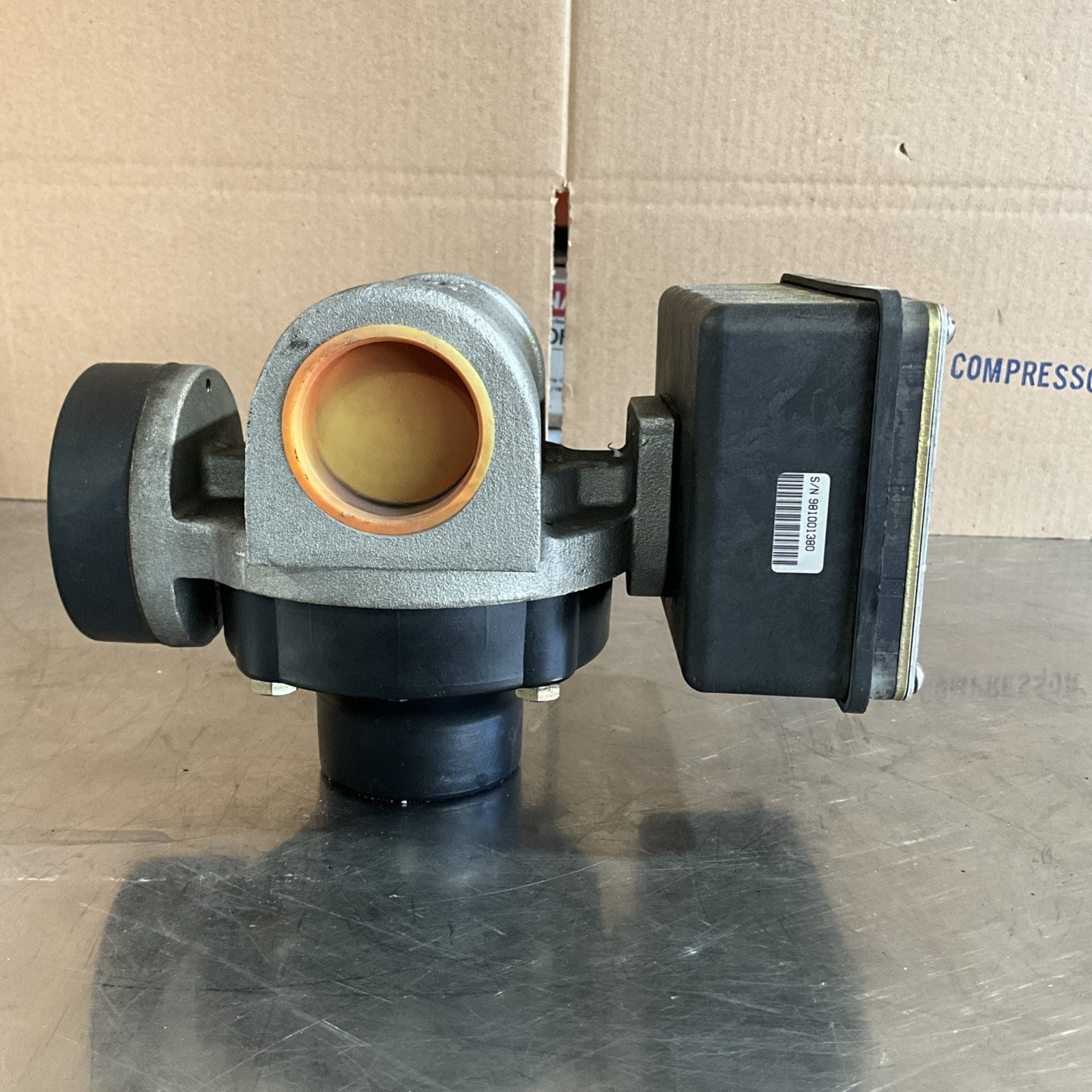 UFM MN-ASB80GLM-12-300V.9-A1WC-C FLOW RATE INDICATOR B31684