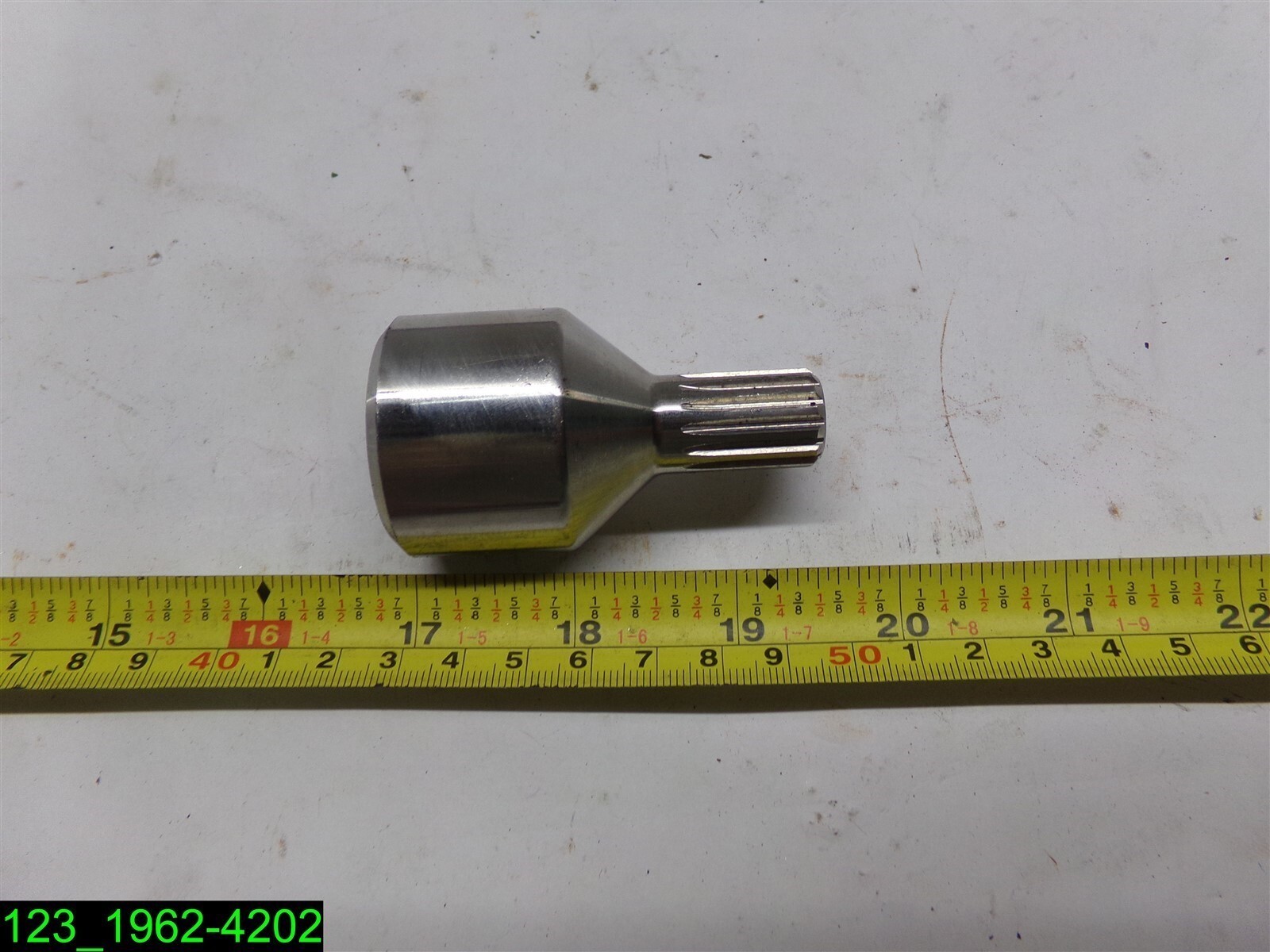 5/8″ x 14 Point To 7/8″ x 15 Point Shaft Adapter