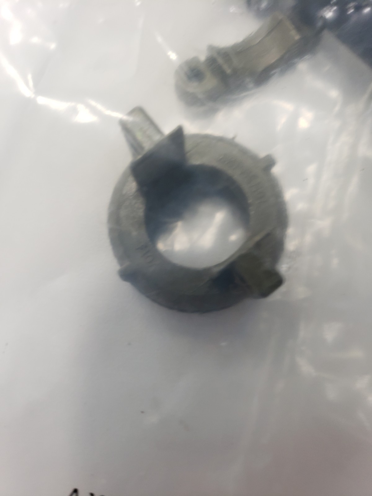 Amphenol Aerospace 97-3057-1010-1 Cable Clamp Backshell Connector NOS Sealed