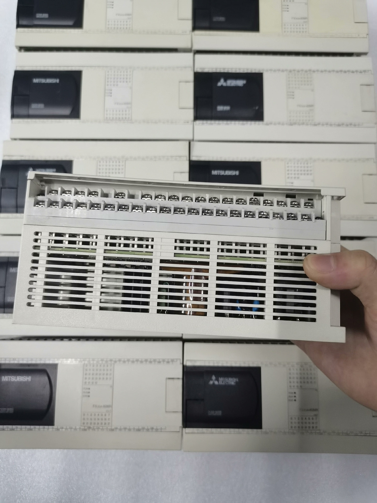 1P Mitsubishi FX3GA-60MT-CM Negotiated price zl8