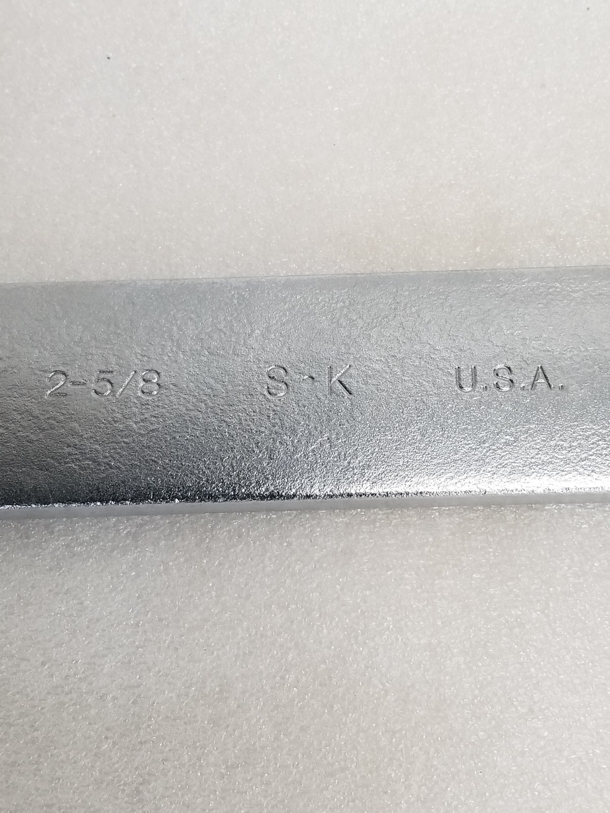 S-K Tools C84 Combination Wrench 2-5/8″ SurGrip 12-Point 32″-OAL Made in USA