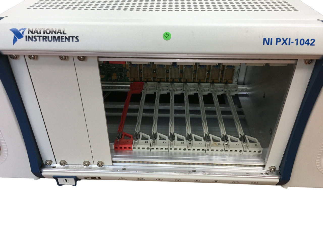 National Instruments NI PXI-1042 (188129B-01) PXI Chassis