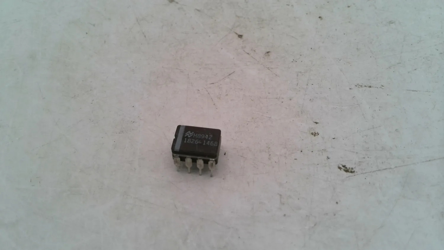 1826-1468 H8942 8-PIN DIP INTEGRATED CIRCUIT IC