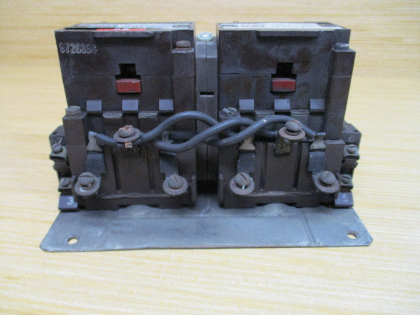 Cutler Hammer A51CNO Reversing Contactor A51CN0 A50CG0; W/ Bracket