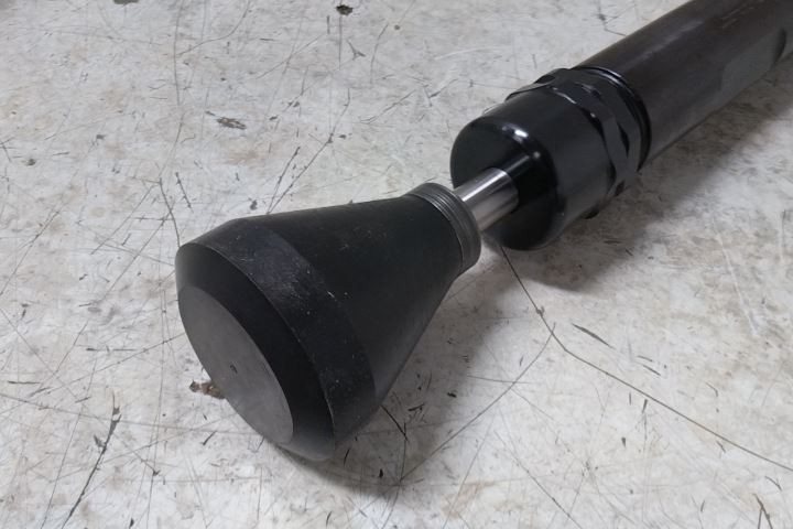 Chicago Pneumatic CP0200B32L-2F 2-1/2 In Bore Size Floor Sand Rammer