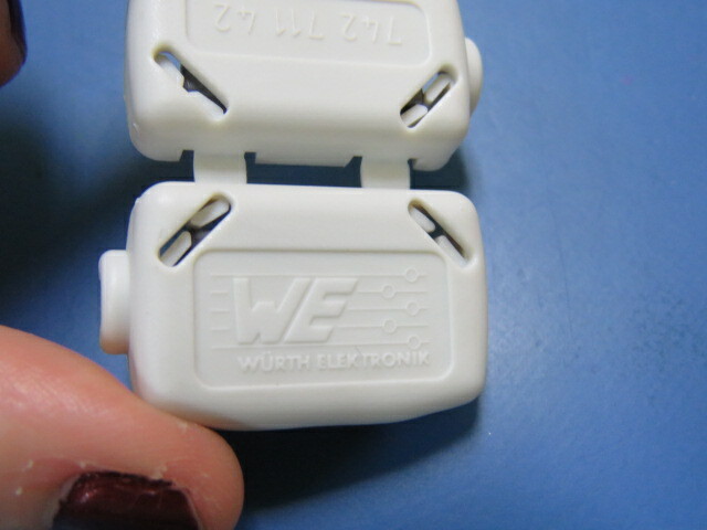 WÜRTH 742 711 42 Qty of 13 per Lot Ferrite Clamp On Cores STAR-TEC Snap White 2