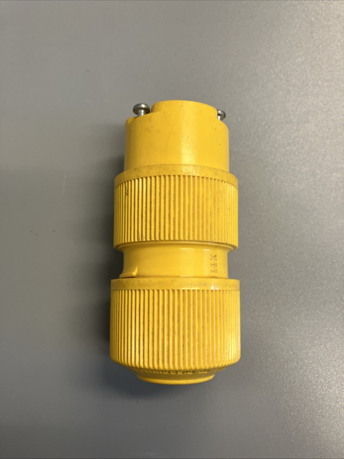 GE / ARROW-HART 15A 250V STRAIGHT BLADE FEMALE CORD END NEMA 6-15R