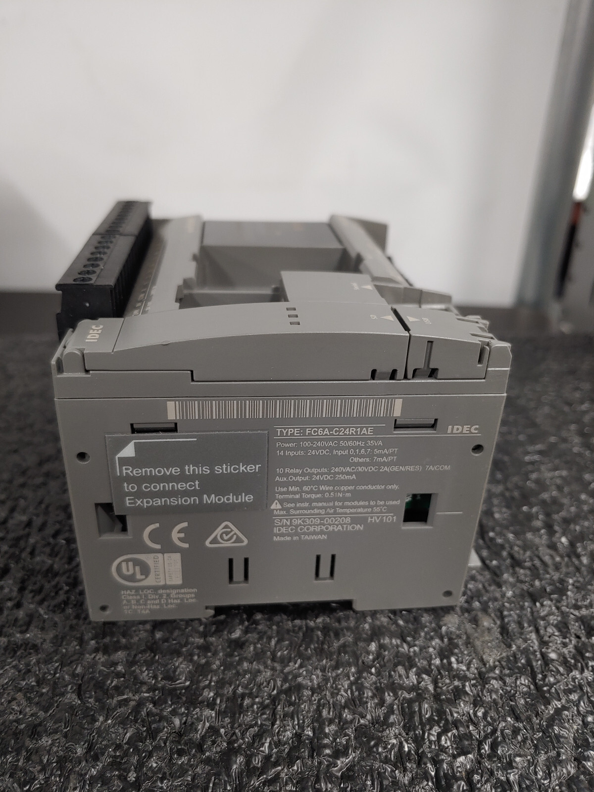 IDEC FC6A-C24R1AE 24IO CPU 100-240VAC Relay FC6A MicroSmart PLC