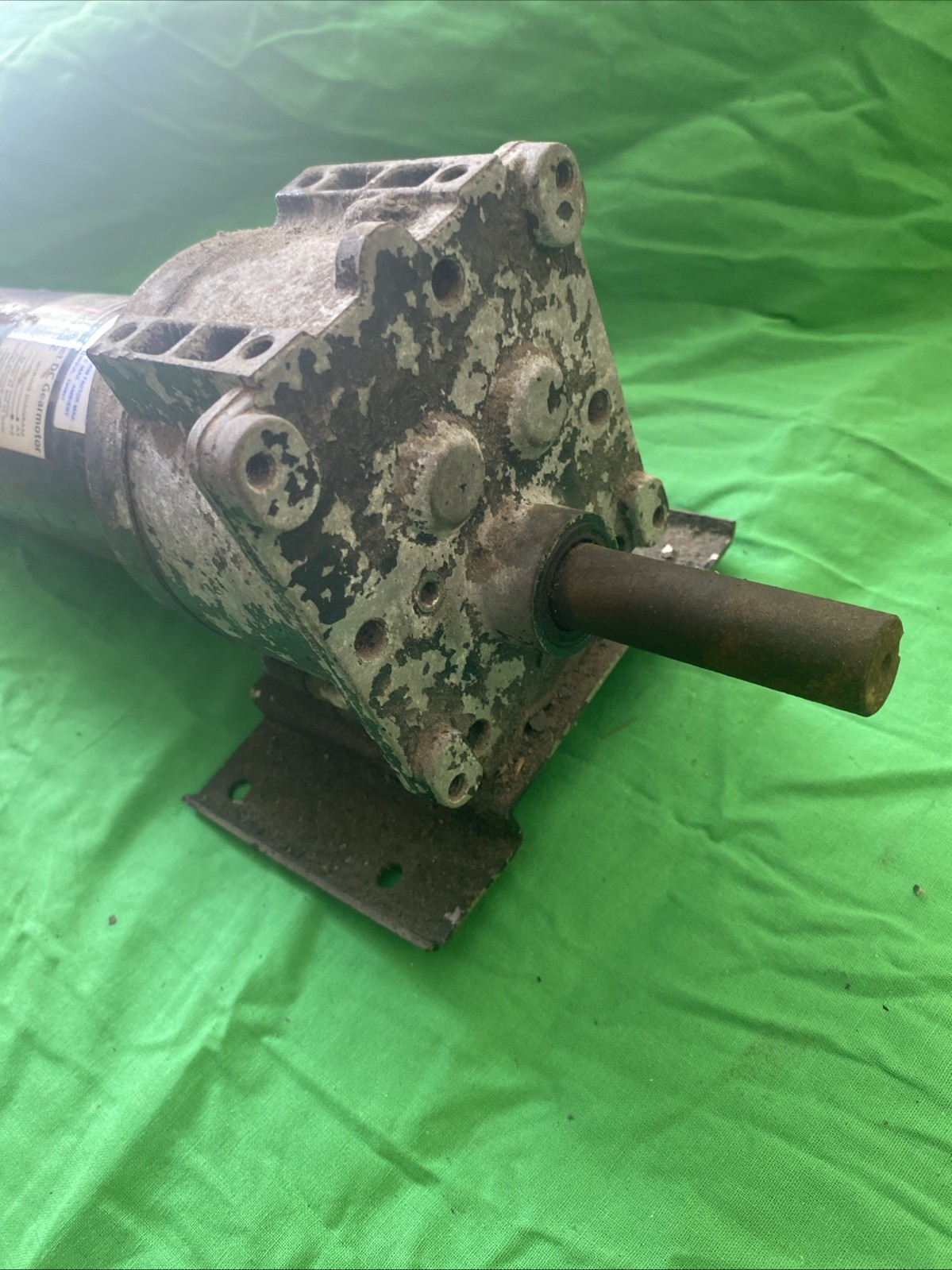 Dayton 8Q232 Permanent Magnet DC Gear Motor 32-999-4306-002