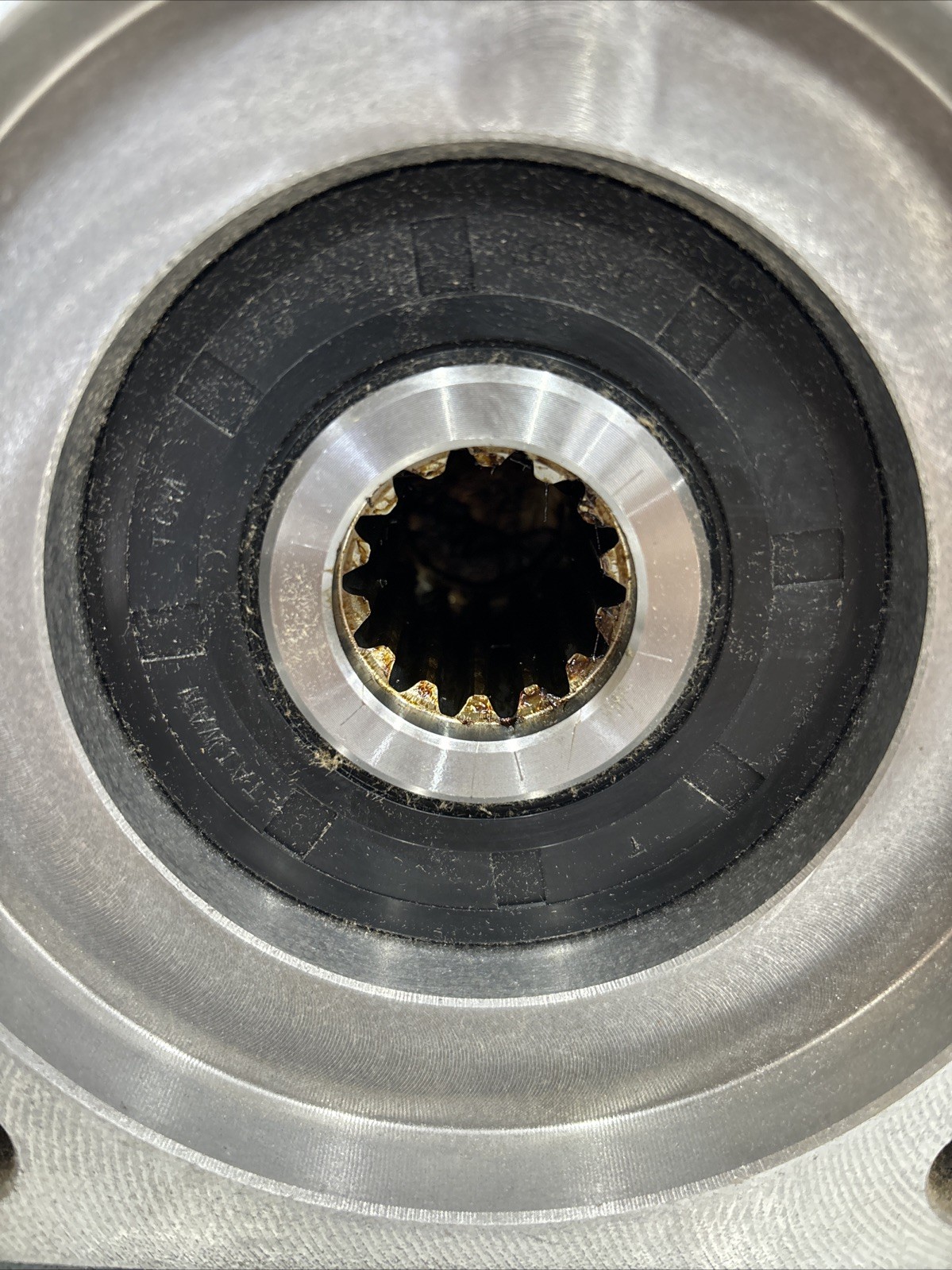 Zero-Max OHLA 800-01-P Overhung Load Adapter SAE C. 1.5” Male Keyed X 14T Spline