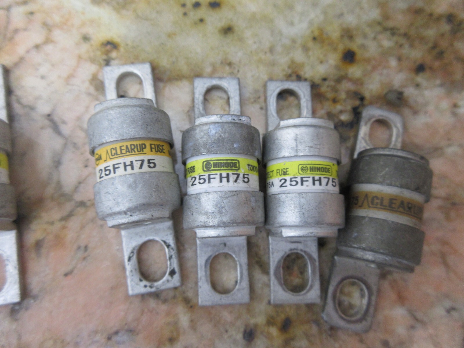 KYOSAN CLEAR UP FUSE 25FH75 LOT OF 4 PIECES