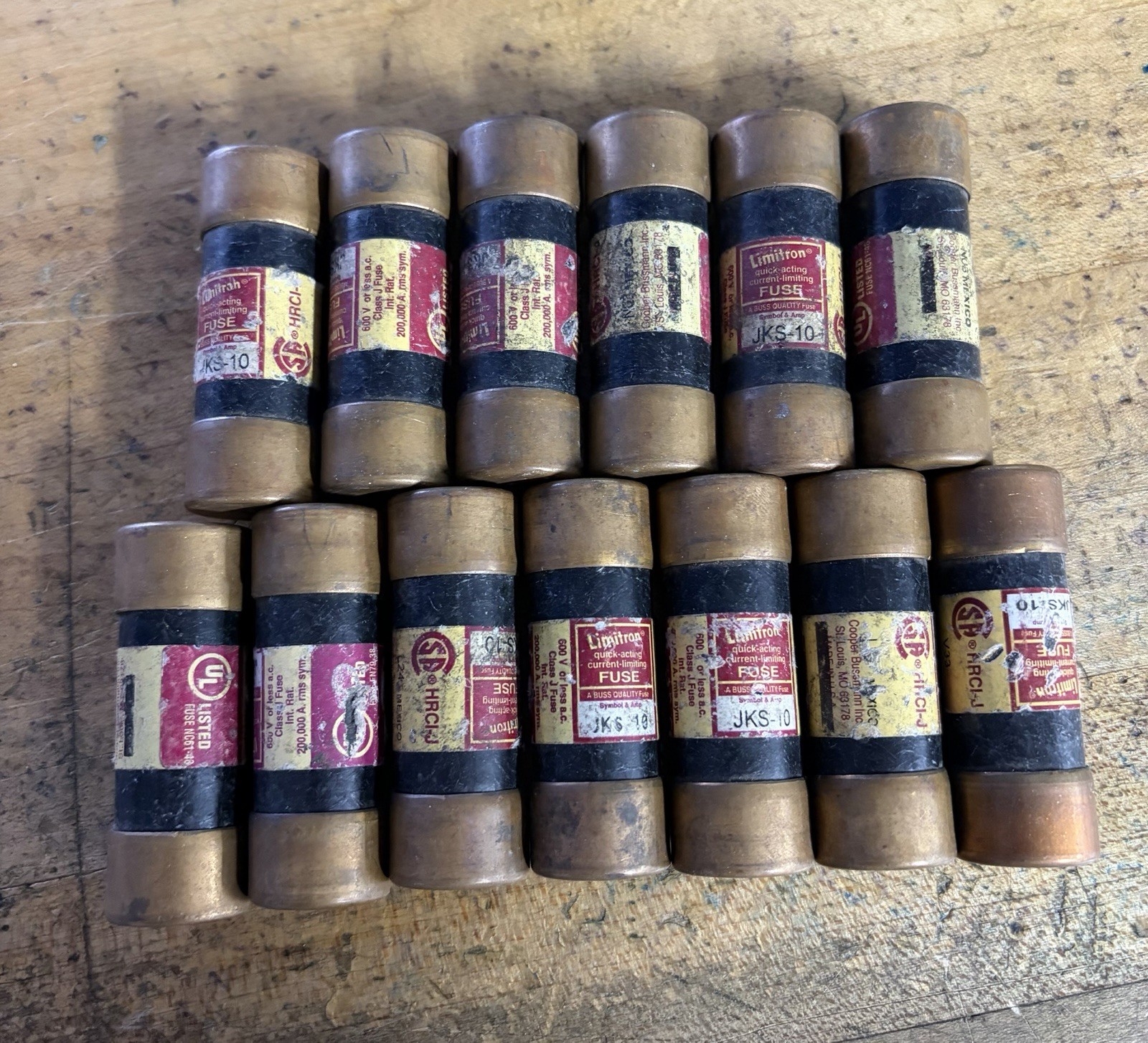 LOT OF 13 BUSSMAN JKS-10 CURRENT LIMITING JKS10 FUSE 600VAC 10A *USED*