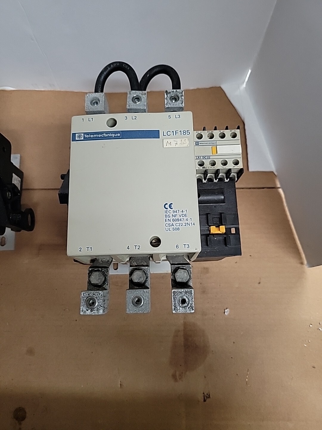 Schneider Electric Telemacanique 600VAC 200A Contactor Body LC1F185