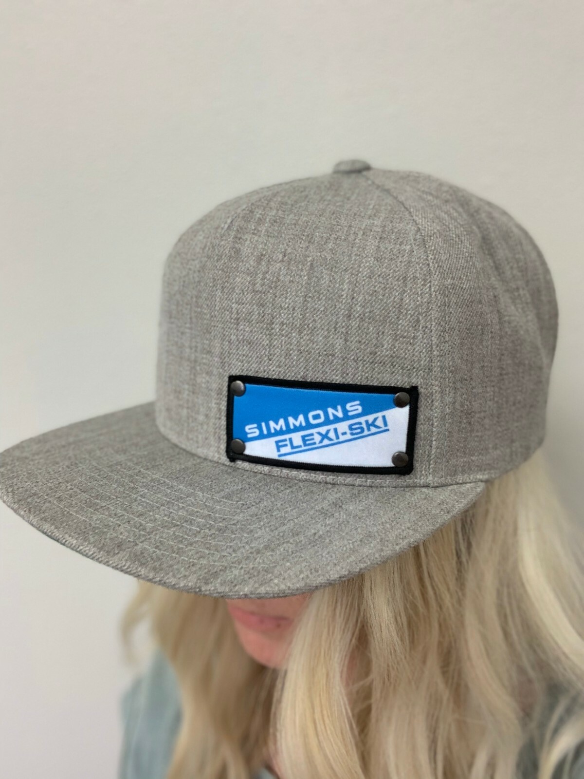 SIMMONS FLEXI-SKI LIGHT GRAY HAT