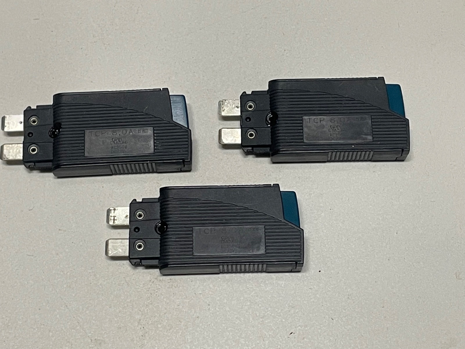 Lot of 3 Eaton TCP8,0A Thermal Device Circuit Breaker 8.0A
