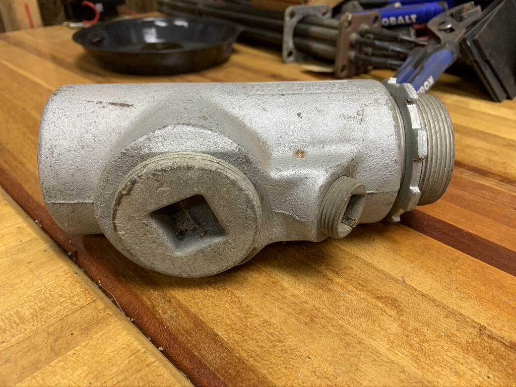 CROUSE HINDS EYS-E CONDUIT B281