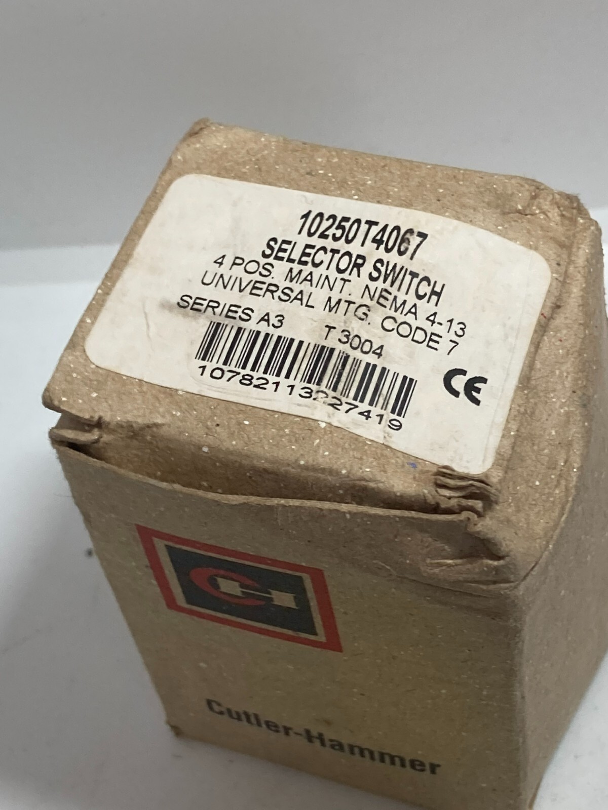 EATON 10250T4067 SELECTOR SWITCH 4 POSITION MAIN UNIVERSAL MTG. SERIES A3 NIB