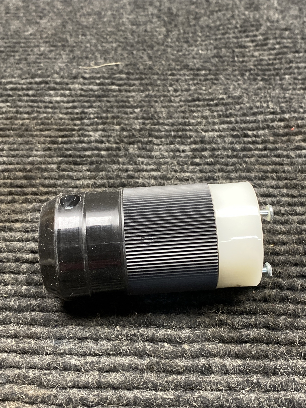 NOS Marinco 205C NEMA L5-20R Locking Connectors; 20A; 125V; 2P; 3W