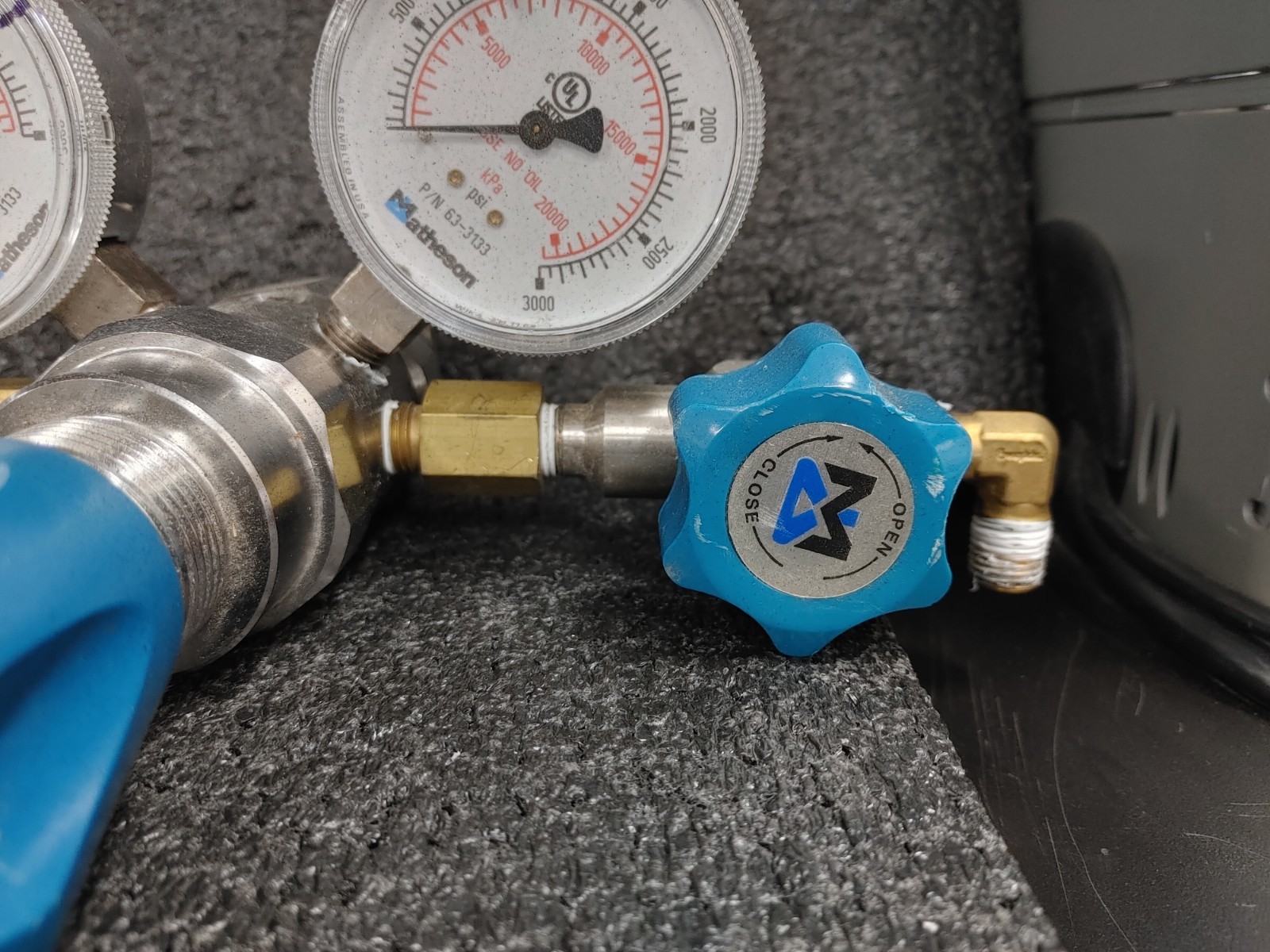 MATHESON High Purity Regulator with MATHESON Valve X2 and Pressure Gauges