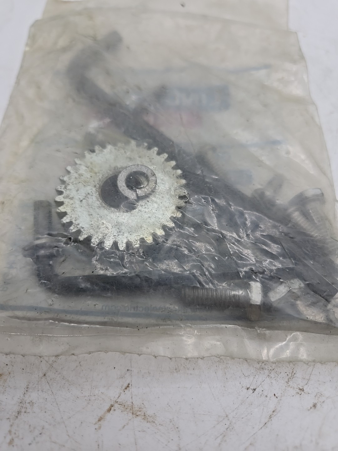 SEALED NEW LINCOLN ELECTRIC S23858-7 MTG HARDWARE KIT (4C2)