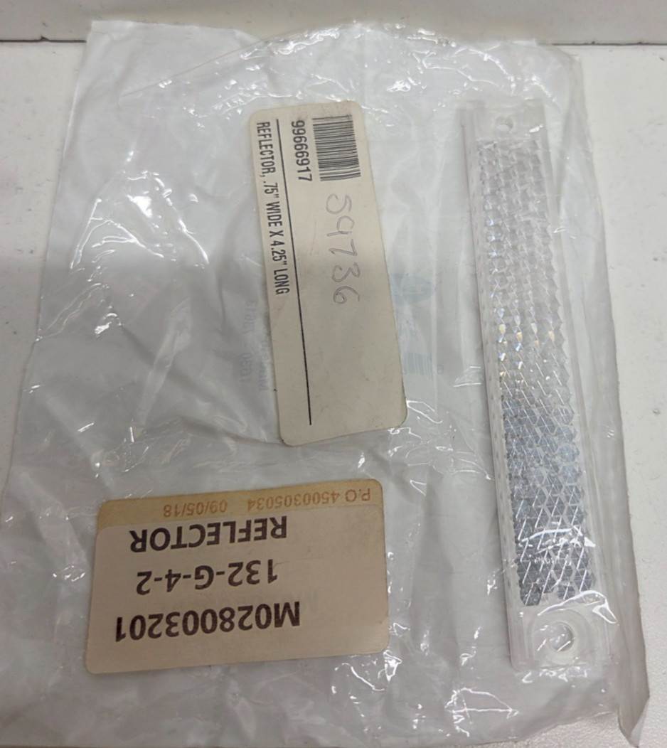 NEW IN BAG! BANNER 100MM X 18MM RETROREFLECTIVE TARGET 44998 BRT-100X18A
