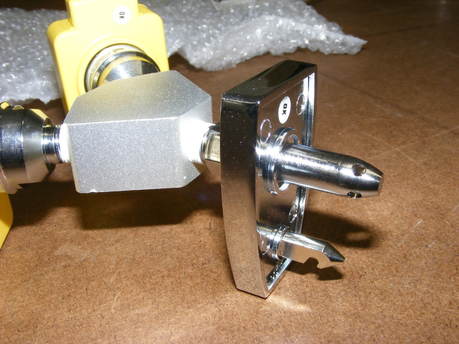 Ohio Medical YB-CO-CHUA-CH Chemetron Y Block Adapter Medical Air Yellow