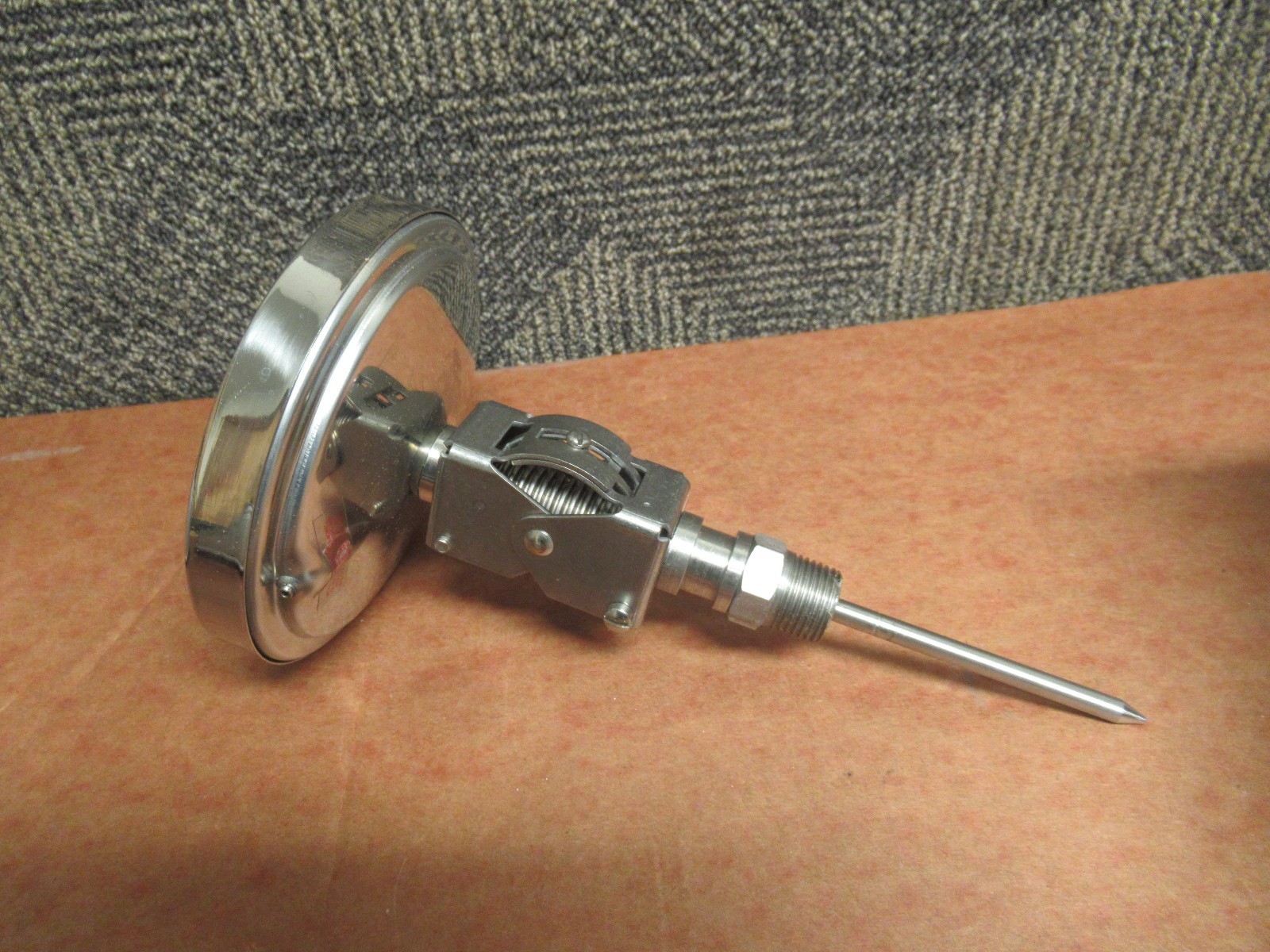 NEW WGTC 5″ BIMETAL ADJUST. ANGLE GAUGE 5AA04 0/150°F 4″ STEM