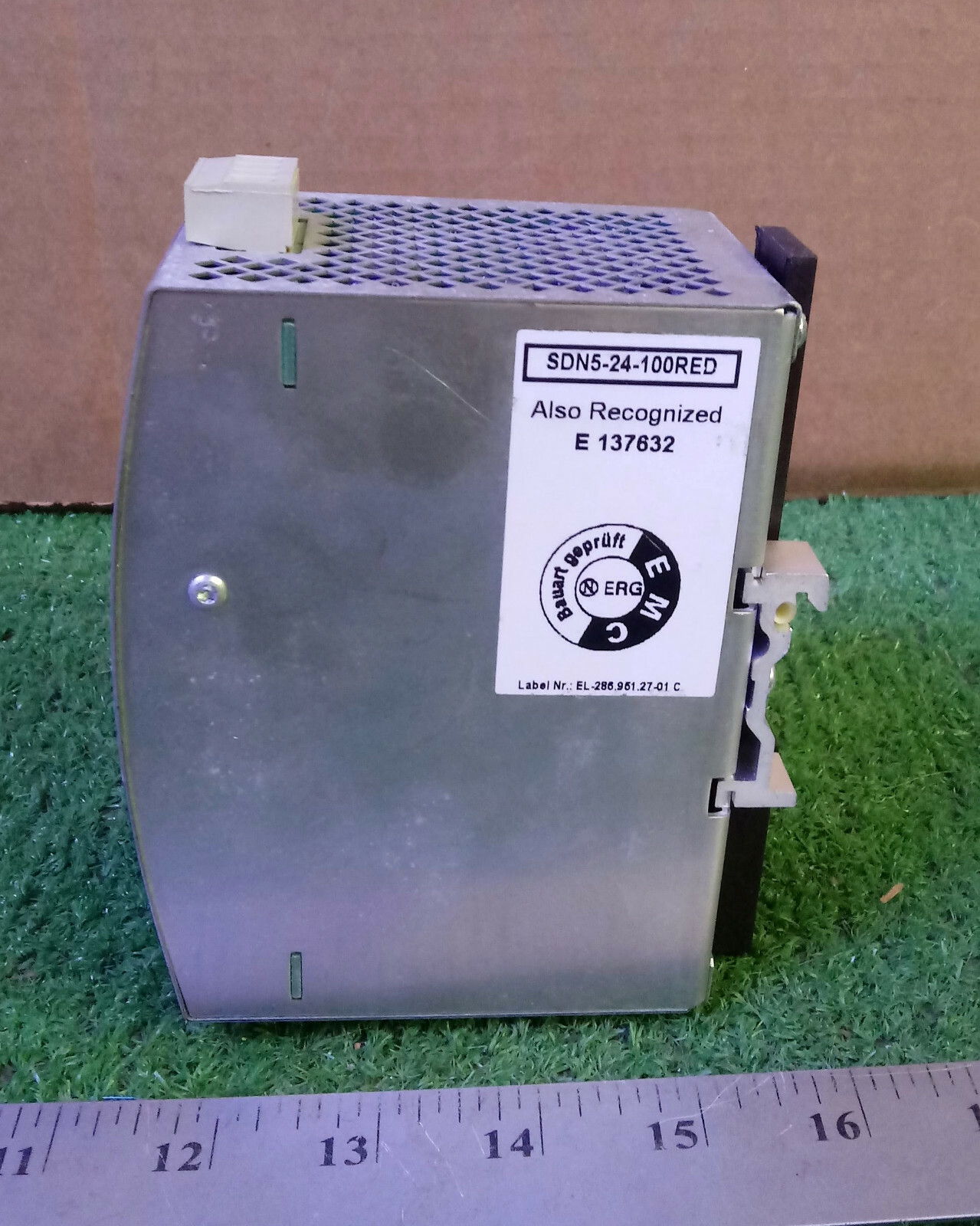 1 USED SOLA SDN 5-24-100 RED POWER SUPPLY ***MAKE OFFER***