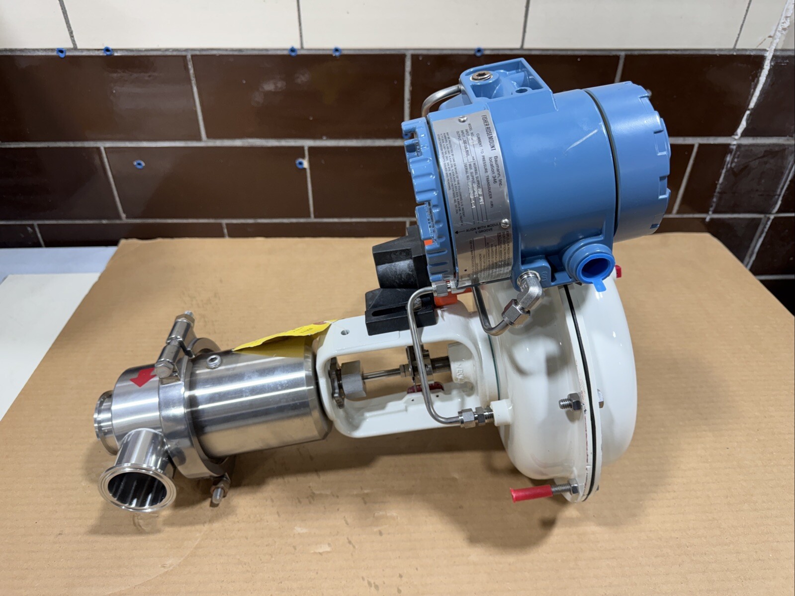 *NEW* Baumann Fisher Rosemount 54-84 431SA 30VDC 7-13 PSI Valve