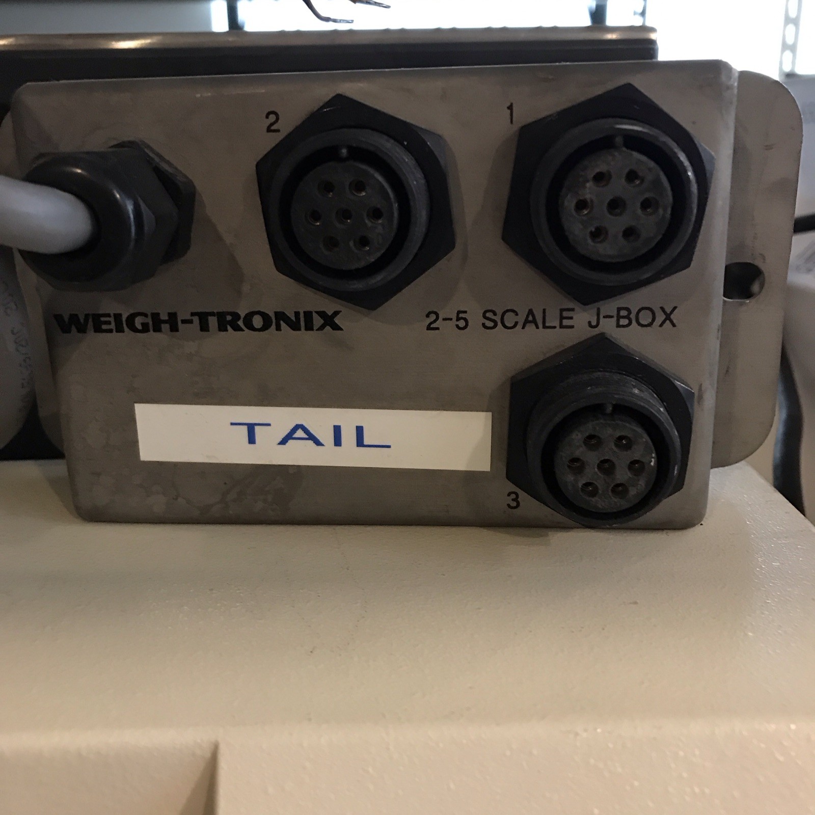WEIGH-TRONIX WI-130 WEIGHT INDICATOR Cap 100,000 With Printer Wp – 250 ￼