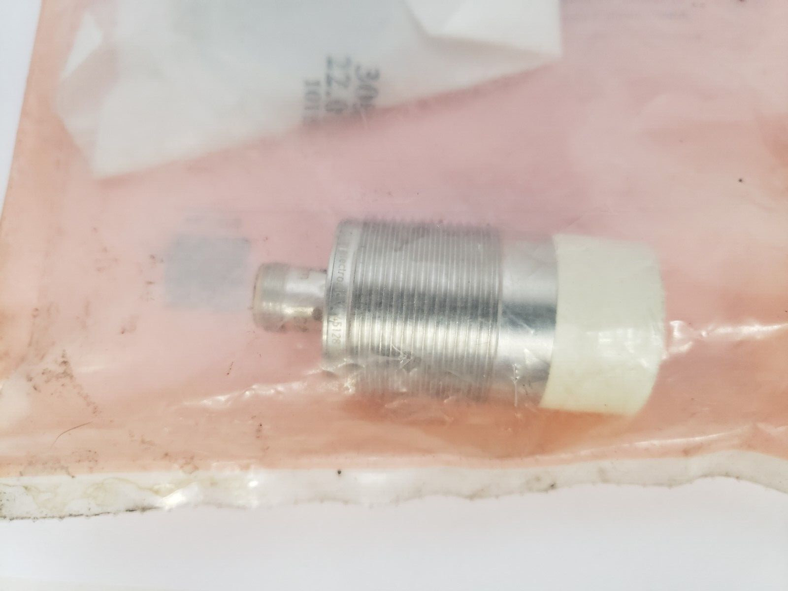 IFM ELECTRONIC IIK3030-BPKG/K1/US-104 INDUCTIVE SENSOR 10-30V DC (IIS268) NIB