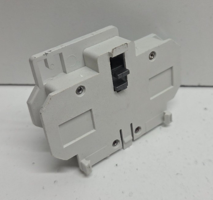NEW NO BOX! CUTLER-HAMMER 6A 120V 1NO AUXILIARY CONTACT C320KGS1