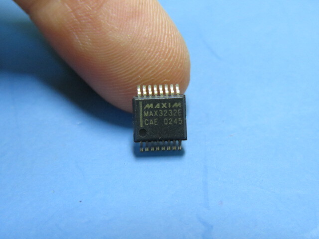 MAXIM MAX3232ECAE Qty of 10 per Lot RS-232 Interface IC A +/- 15kV ESD-Protecte