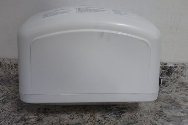 Bosch ES8 7.1 Gal Tank Capacity 120VAC Point-of-Use Water Heater (C)