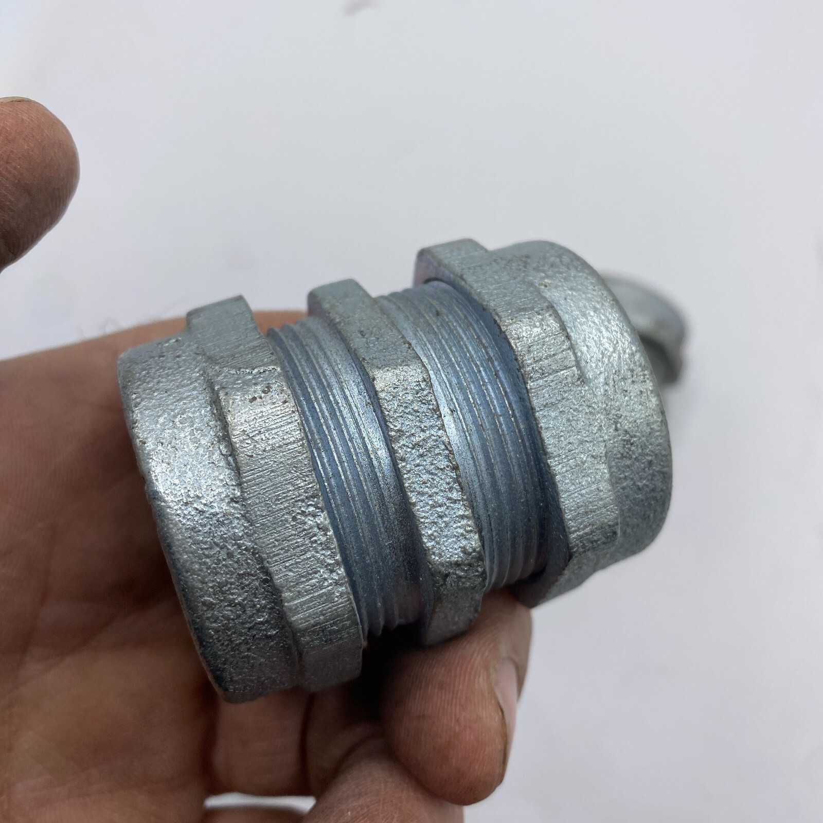 1″ Electrical Metallic Tube Compression Coupling -LOT OF 2 ASSORTED🔔