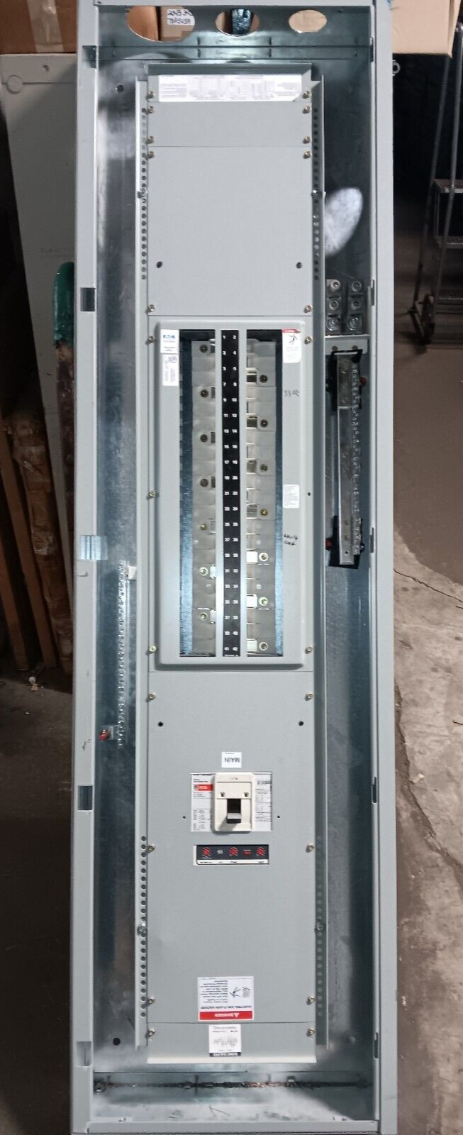 EATON PRL2A 400 AMP MAIN BREAKER PANELBOARD 42 CIRC 480Y/277 VAC 3Ø KD3400F MAIN