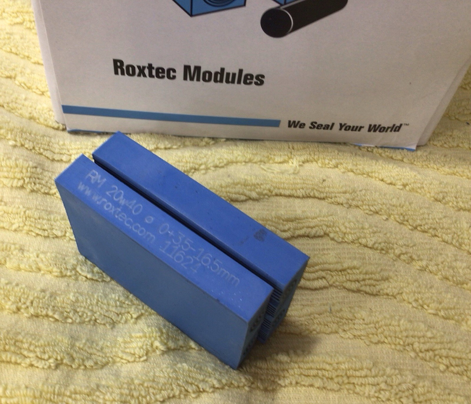 ** 1 Each New Open Box ROXTEC RM 20W40 MODULE – Free Shipping **