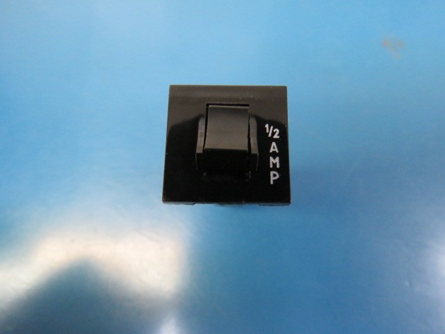 Tyco Electronics W28-XQ1A-0.5 Qty of 10 per Lot Tyco Electronics W28-XQ1A-0.5