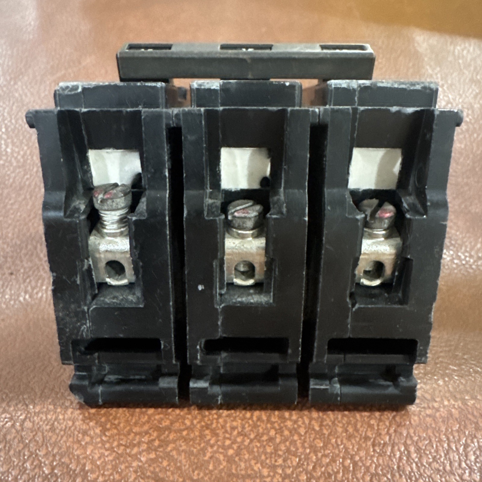 Gould Q315 Siemens 3 Pole 15 Amp ITE Circuit Breaker 15A 3P